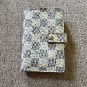 Louis Vuitton azur damier kiss lock wallet